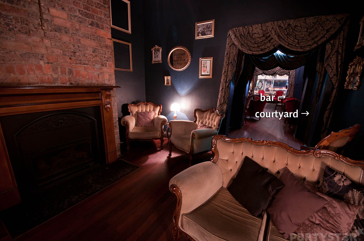 Antique Bar, Elsternwick, VIC. Venue photo #4