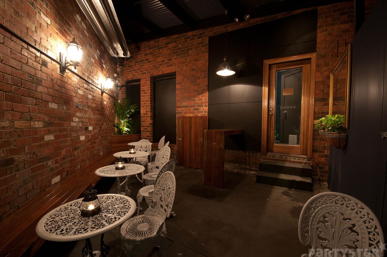 Antique Bar, Elsternwick, VIC. Venue photo #5