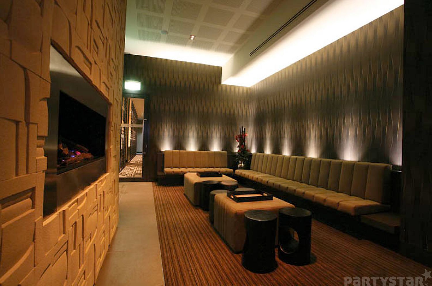 Lounge and Courtyard function space at Lord of the Isles, Newtown, VIC. Photo 2