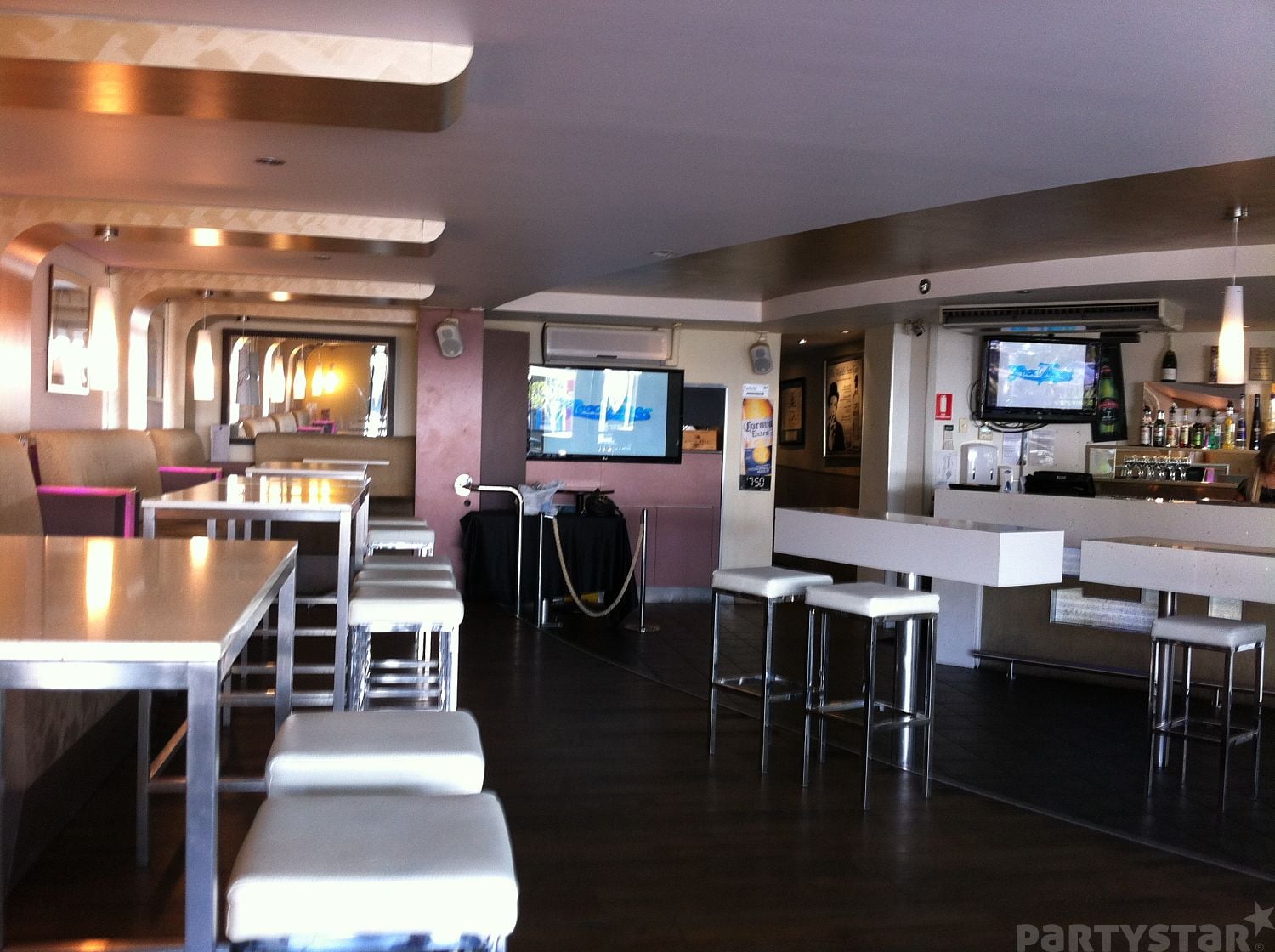 Shuck, Main Beach - function room photo
