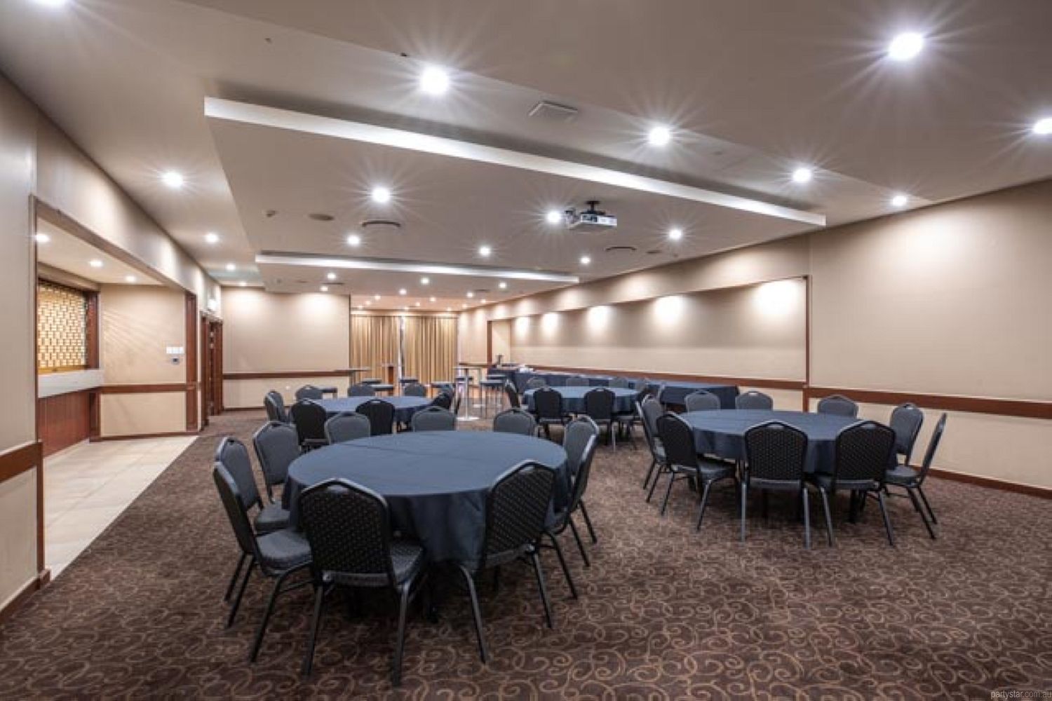 Mermaid Waters Hotel, Mermaid Waters, QLD. Function Room hire photo #4