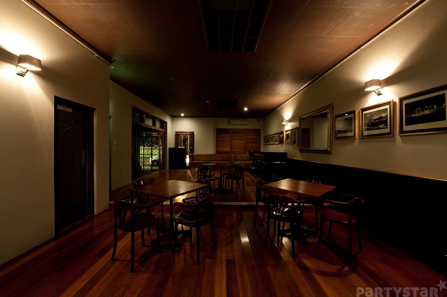 Function Room function space at The Bat and Ball, Redfern, NSW. Photo 1