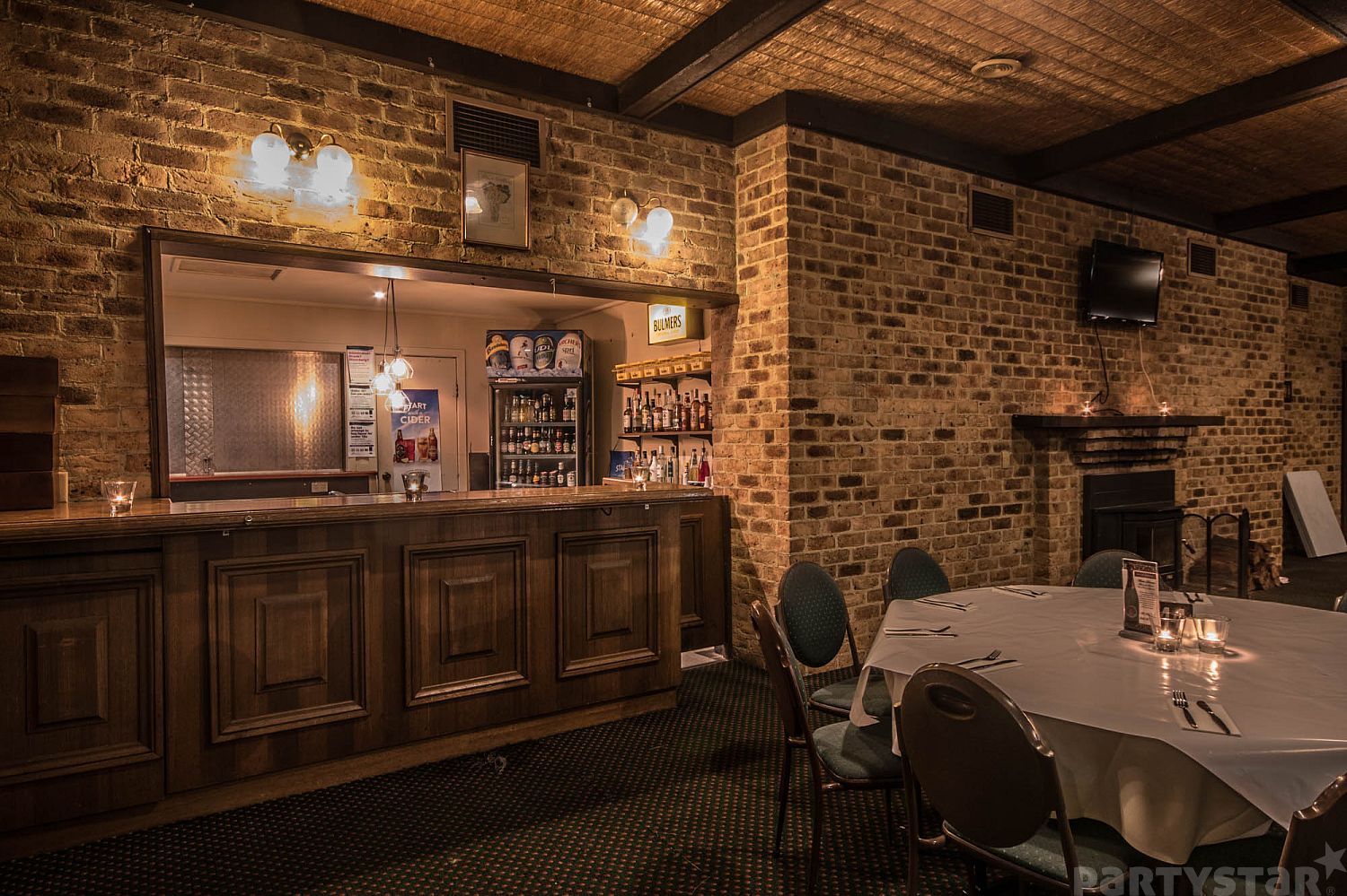 Pine Grove Hotel, Beaconsfield Upper - function room photo