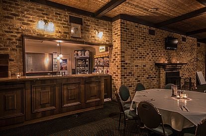 Pine Grove Hotel