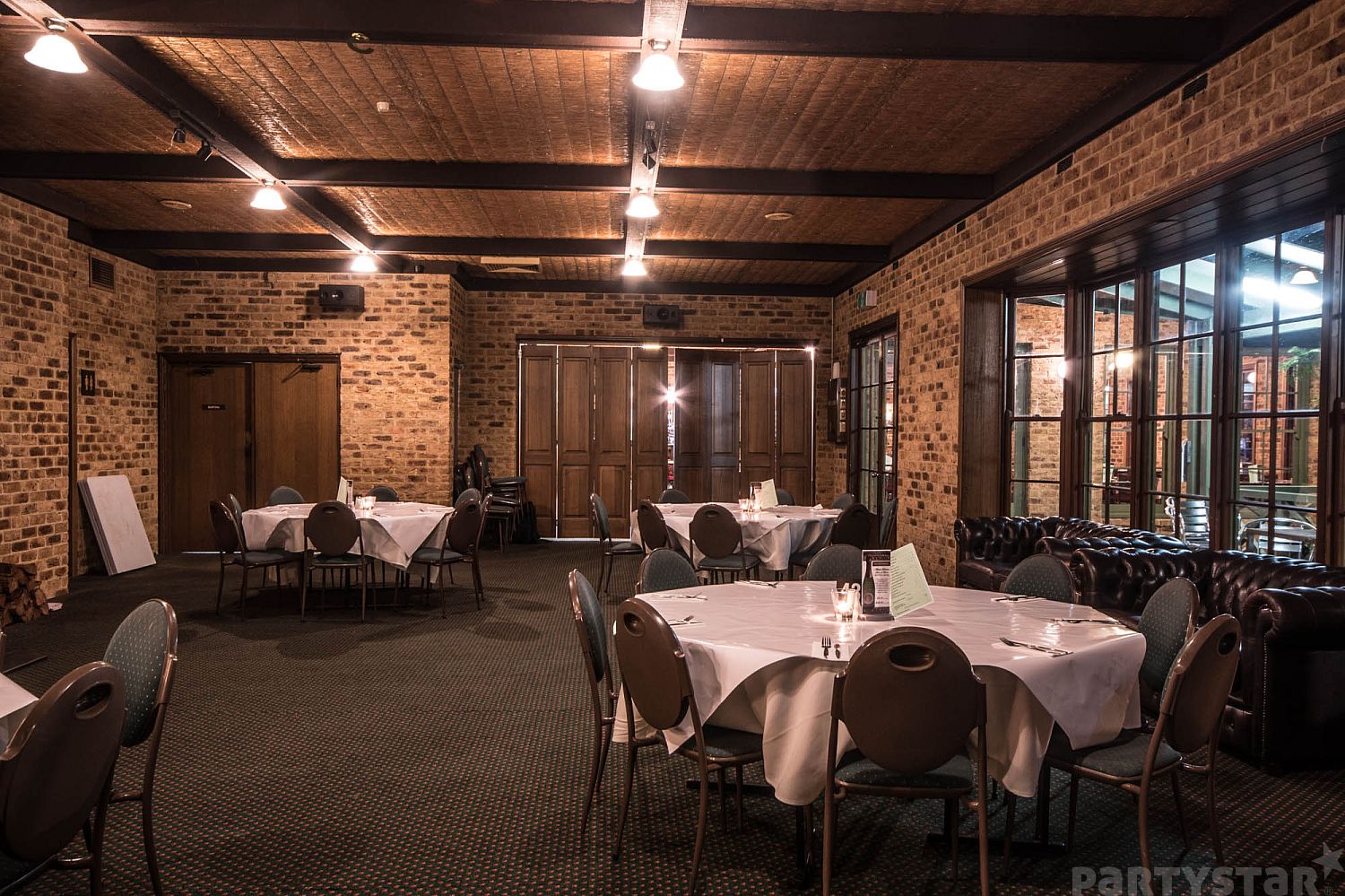 Pine Grove Hotel, Beaconsfield Upper, VIC. Venue photo #4