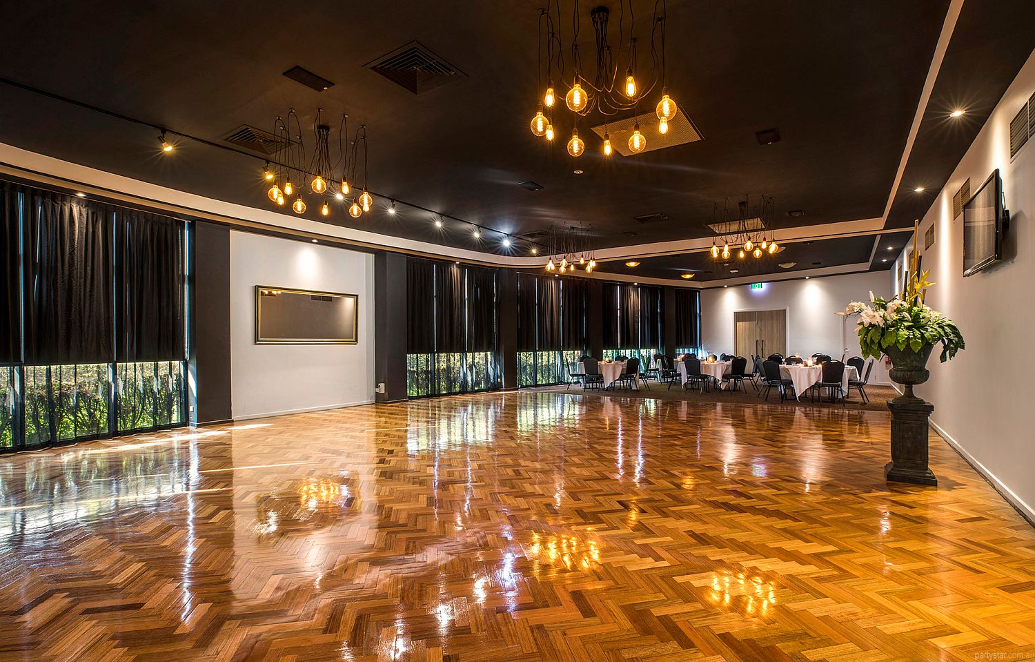 Seaford Hotel, Aspendale Gardens, VIC. Function Room hire photo #1