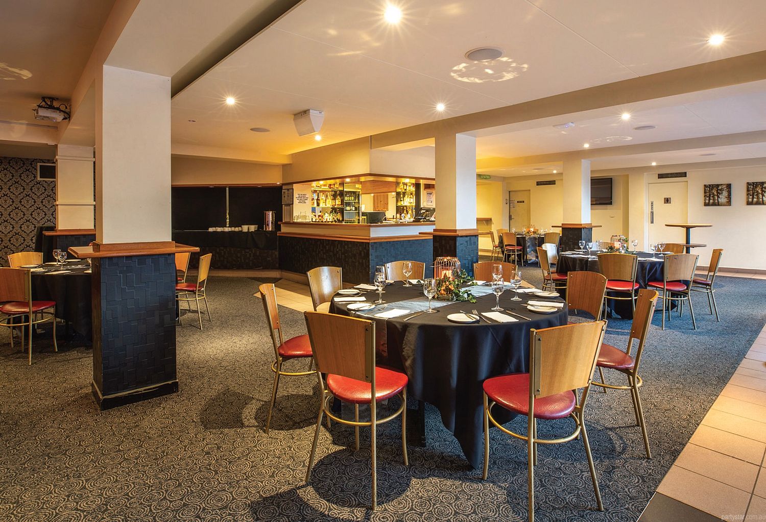 Mountain View Hotel, Glen Waverley, VIC. Function Room hire photo #2