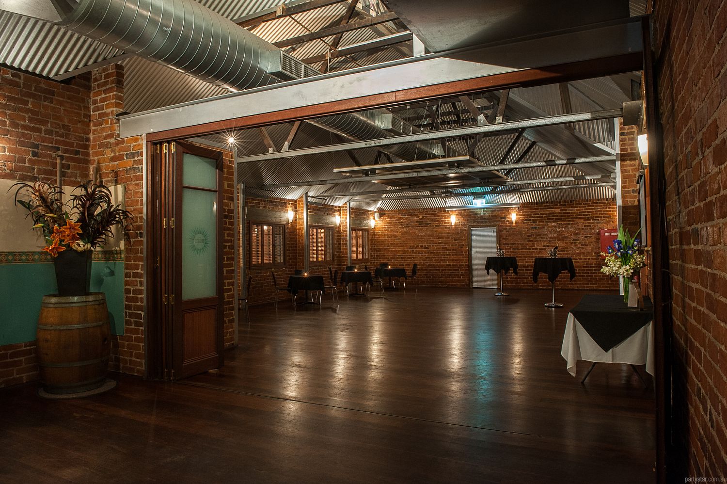 The Oxford Hotel, Leederville, WA. Function Room hire photo #3