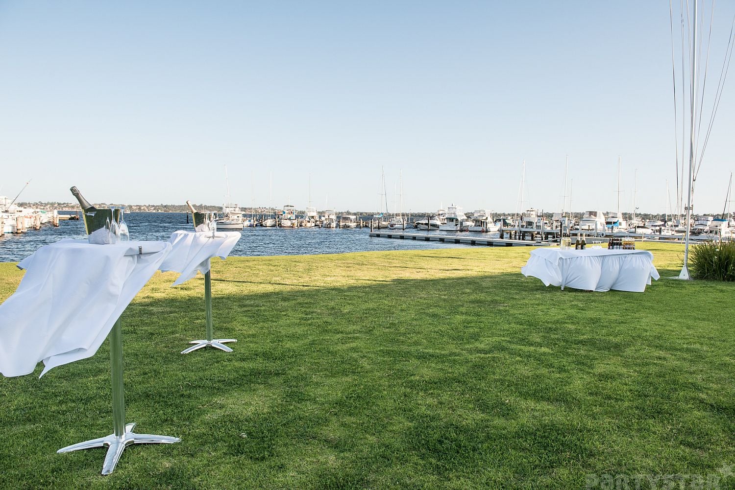Lawn function space at Flying Squadron Yacht Club, Dalkeith, WA. Photo 3