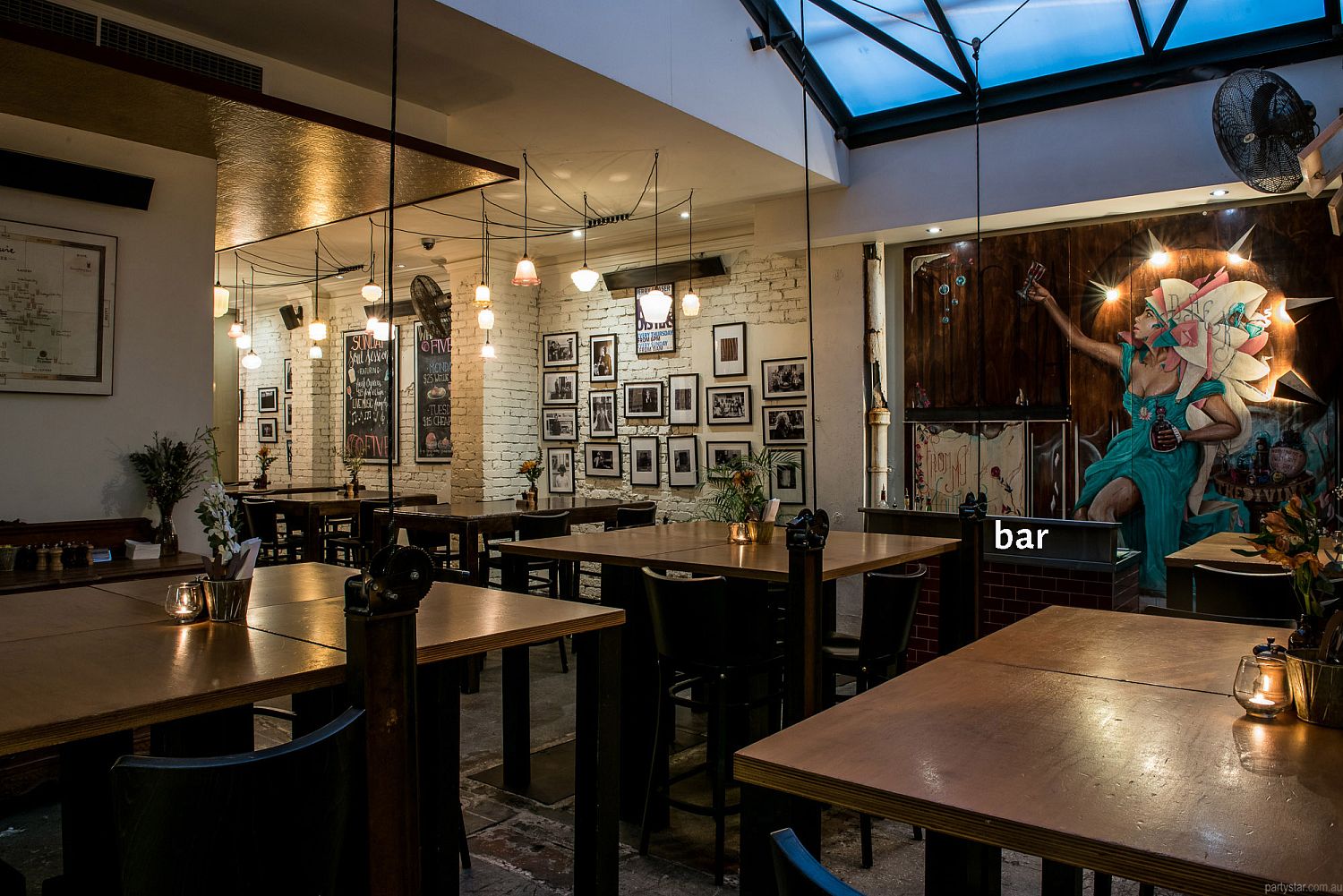 Five Bar, Mount Lawley, WA. Function Room hire photo #4