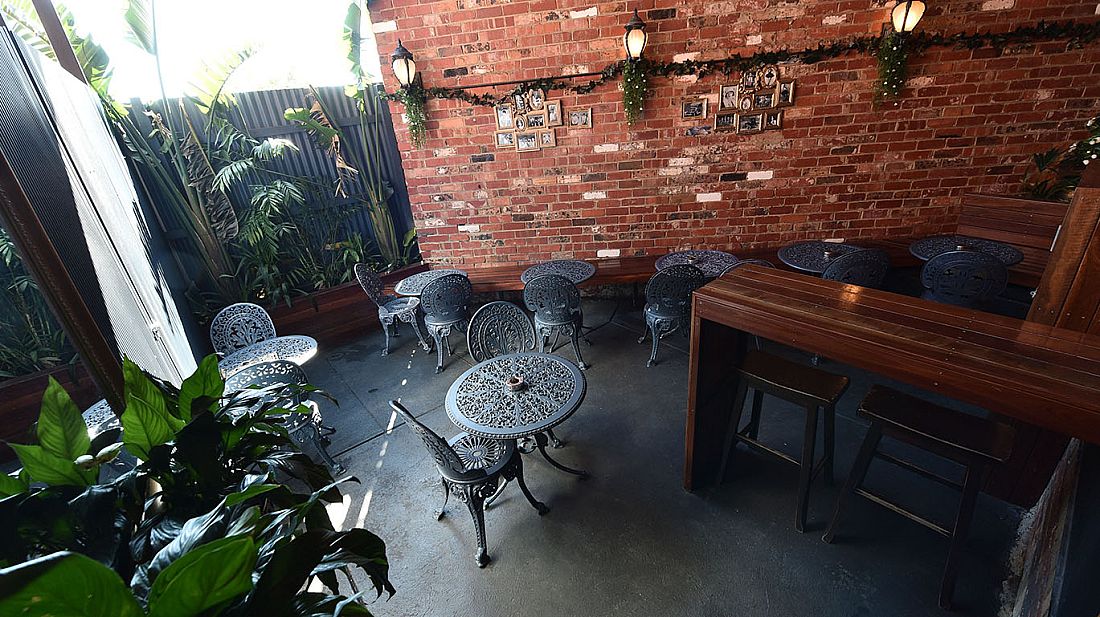  Antique Bar, Elsternwick, Melbourne Review and Details