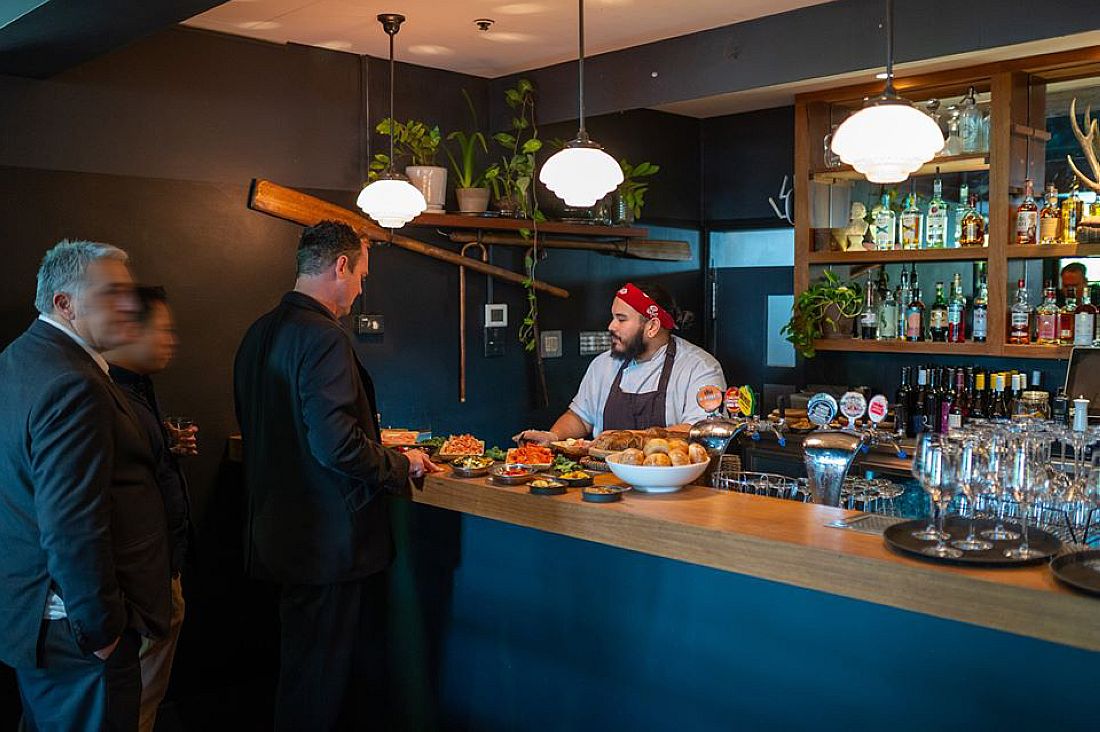  Clock Hotel, Surry Hills, Sydney Review and Details