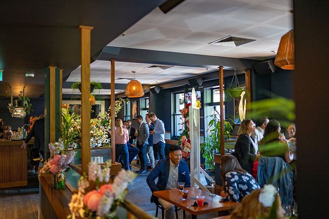  Clock Hotel, Surry Hills, Sydney Review and Details