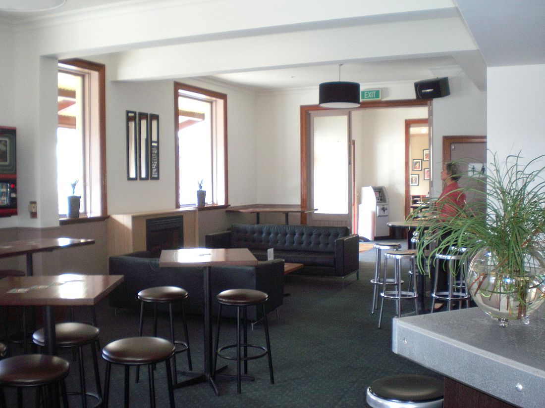  Laurel Hotel, Ascot Vale, Melbourne Review and Details