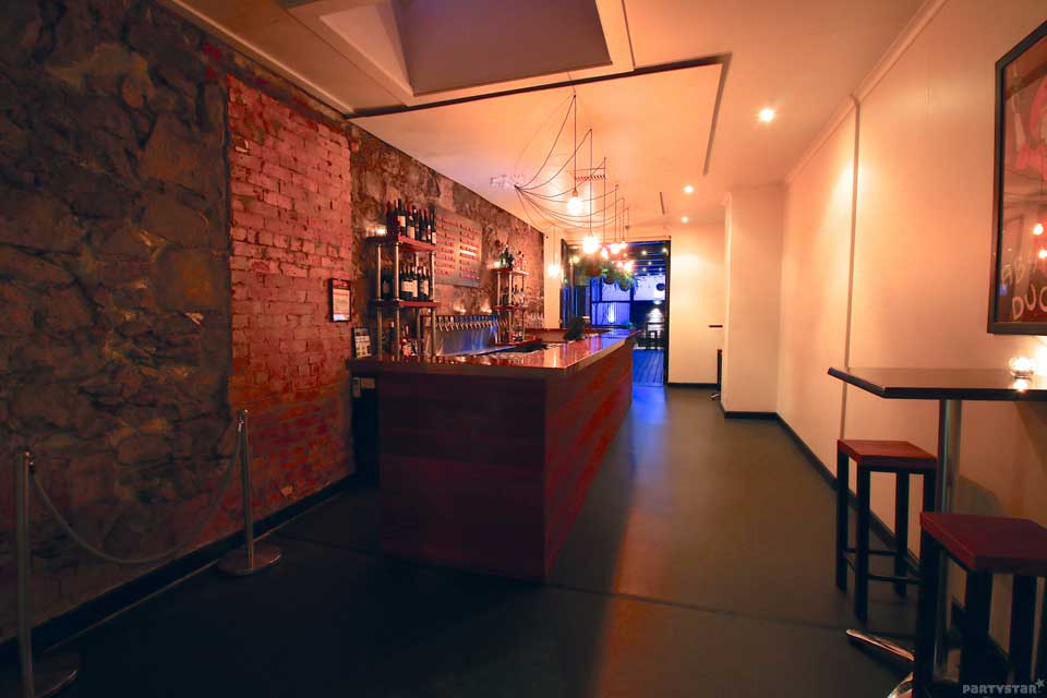 bar